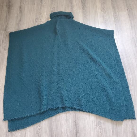 Boyne Valley Weavers Poncho Womens One Size Wool Handmade Ireland Ceramic Button - Picture 2 of 10